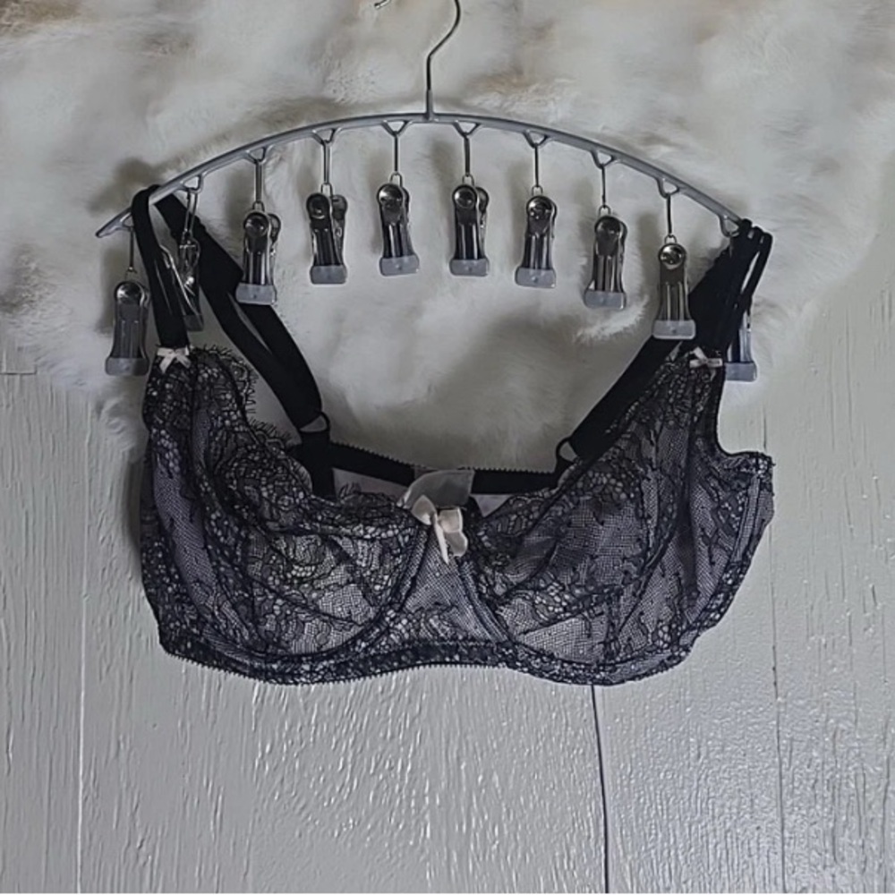 Victoria's Secret Dream Angels Bra 36DD
Underwire Push Up Lace Black Sexy